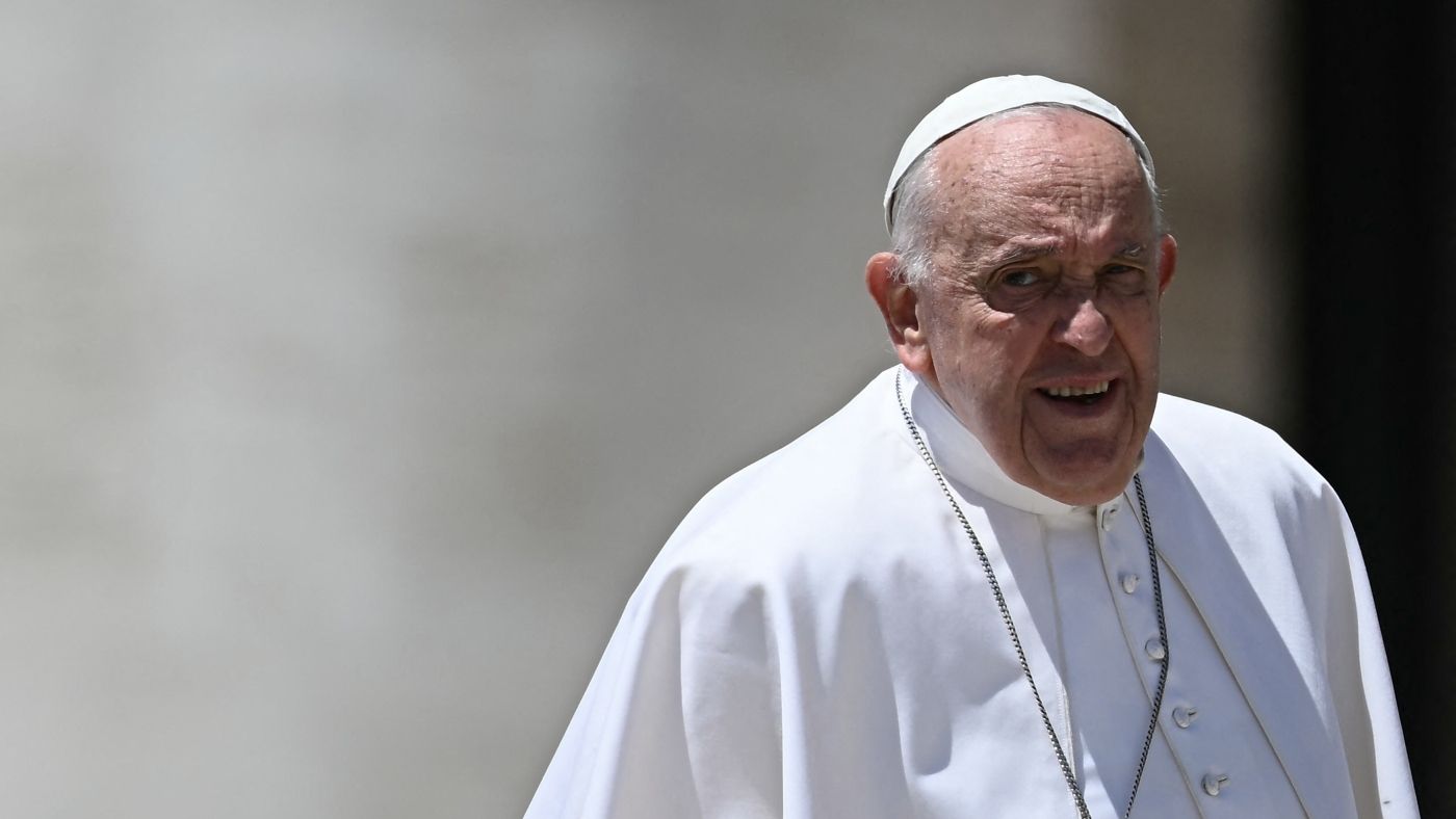 El Papa Francisco se disculpa por insultar a los hombres homosexuales
