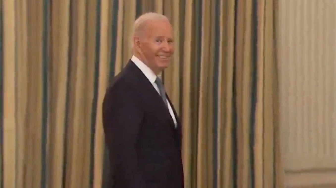 La sonrisa malvada de Joe Biden