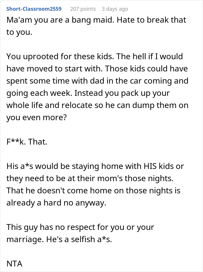 Comentario de Reddit discutiendo la responsabilidad del esposo de estar en casa para sus hijos, ofreciendo fuertes opiniones sobre la crianza de los hijos y el respeto.