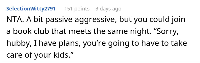 Comentario de Reddit discutiendo las responsabilidades del hogar del esposo con sus hijos, sugiriendo unirse a un club de lectura.