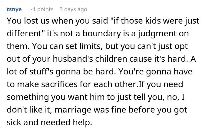 Comentario discutiendo a los hijos del esposo y establecer límites.