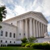 La Corte Suprema de los Estados Unidos dictaminó en un caso que involucró la legalidad de la controvertida ley de deportación de la administración Trump.