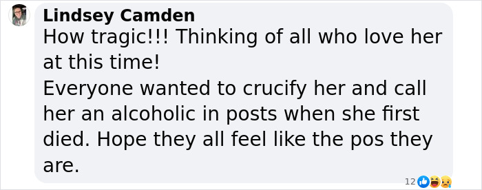 Comentario expresando dolor por el fallecimiento de Michelle Trachtenberg, mencionando rumores y reacciones en las redes sociales.