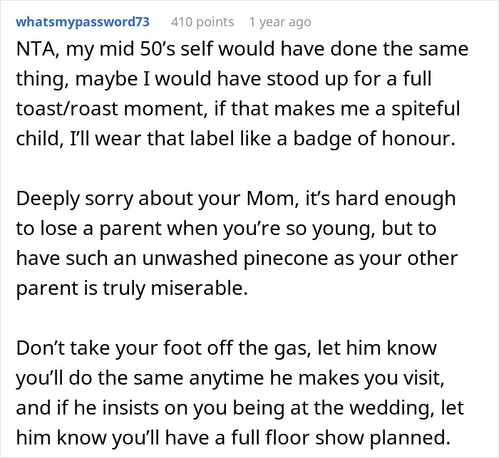 Respuesta de texto que ofrece apoyo y consejos durante una incómoda cena de compromiso con papá.