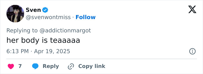 Tweet alabando el cuerpo posparto de Margot Robbie con comentarios de los usuarios sobre su apariencia.