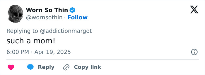 Tweet alabando el cuerpo posparto de Margot Robbie, leyendo "¡Qué mamá!