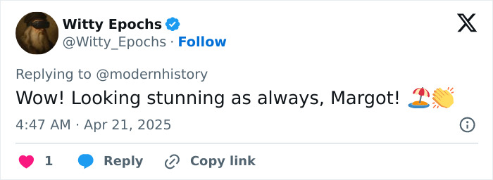Tweet alabando a Margot Robbie, celebrando su cuerpo posparto con emojis de un paraguas de playa y aplausos.