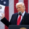 El presidente Trump anunció sus últimos aranceles en un evento de Rose Garden en la Casa Blanca el 2 de abril. El Fondo Monetario Internacional redujo el martes sus pronósticos para la economía global este año, citando los riesgos de una guerra comercial total.