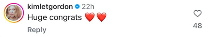 Los tortolitos comentan con felicitaciones y emojis del corazón en las fotos de la boda.
