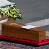 El ataúd del Papa Francisco se transporta durante la masa funeraria del Papa Francisco en la Plaza de San Pedro en el Vaticano, el 26 de abril de 2025.