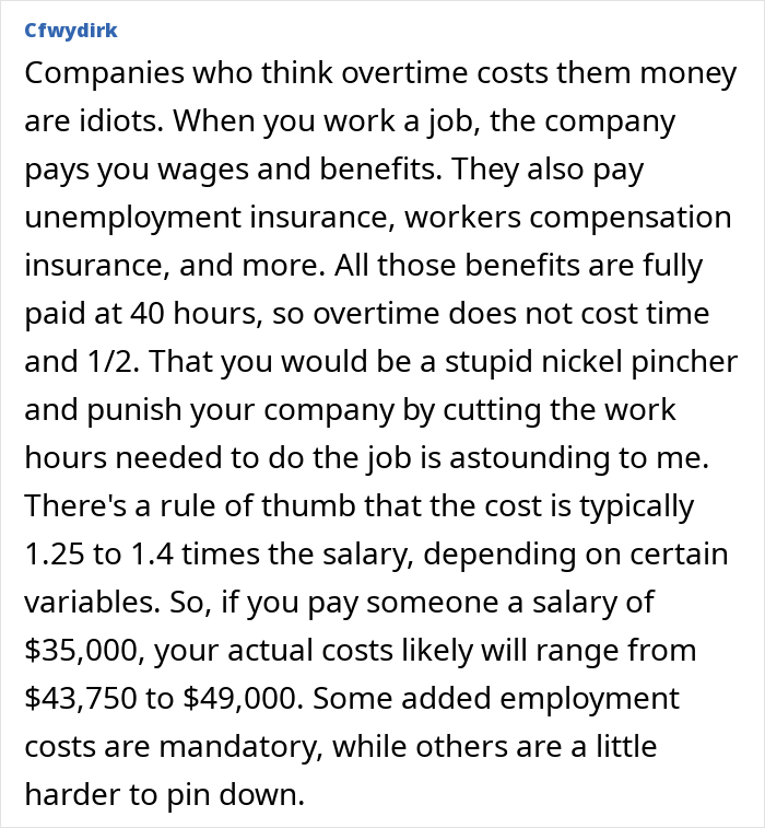 Texto discutiendo los costos de no pagar horas extras, destacando los gastos salariales y beneficios para los empleados.