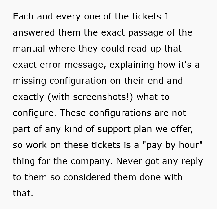 Texto que explica un problema de ticket de soporte del cliente y detalles de configuración faltantes.