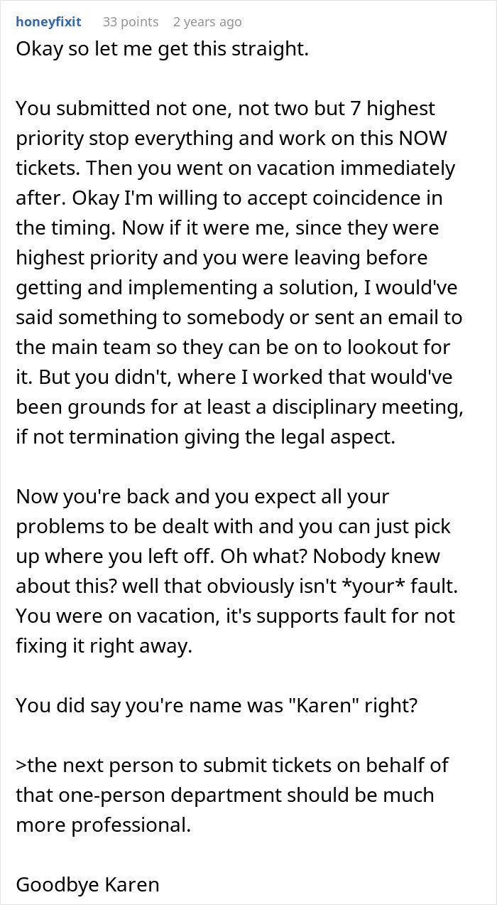 Intercambio de texto que muestra a un cliente grosero que exige una escalada y se enfrenta a las consecuencias cuando el jefe interviene.