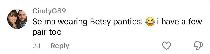 Comentario mencionando a Selma con bragas Betsy con un emoji juguetón.