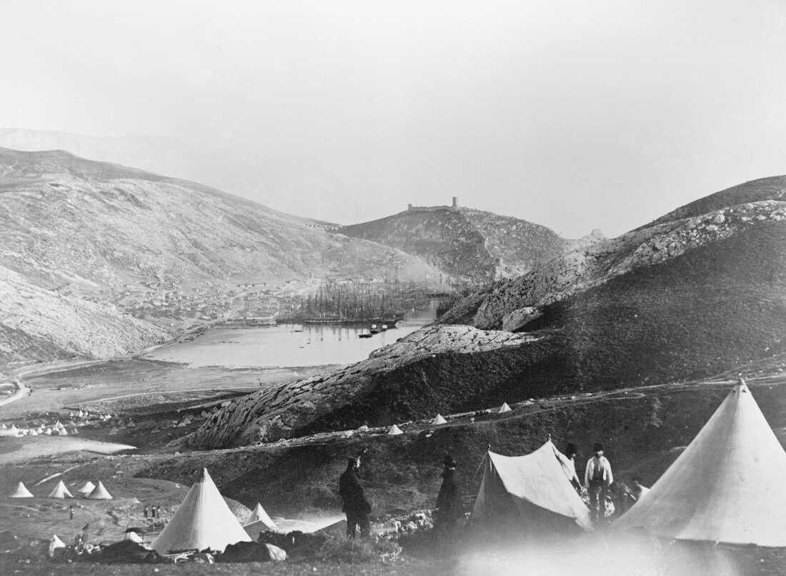 El campamento de los guardias de pie británicos en Balaklava durante la Guerra de Crimea, 1855.
