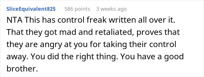 Comentario de Reddit discutiendo la eliminación del seguimiento del teléfono y el control de los padres en una disputa de privacidad de ubicación familiar.