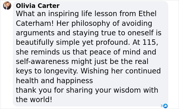 Comentario de Olivia Carter alabando a la dama de 115 años como el humano más antiguo del mundo y su secreto para la longevidad evitando los argumentos.