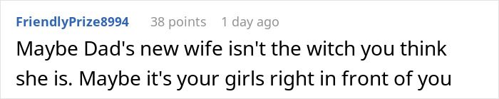 Captura de pantalla de un comentario en línea que discute el conflicto familiar que involucra a hijas y un medio hermano en una situación dramática.