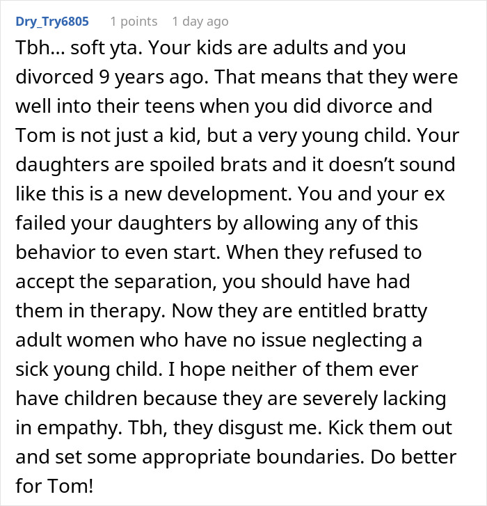 Comentario discutiendo a mamá explotando a las hijas por descuidar a su medio hermano y llamarlos patéticos para su comportamiento.
