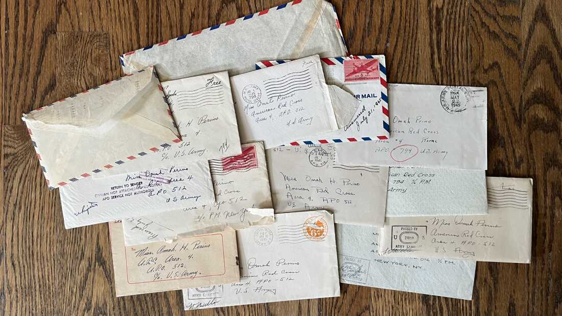 Recientemente, mi familia desenterró docenas de cartas de militares claramente inconscientes que conocieron a mi madre en bailes de la Cruz Roja en Roma en los últimos meses de la Segunda Guerra Mundial.