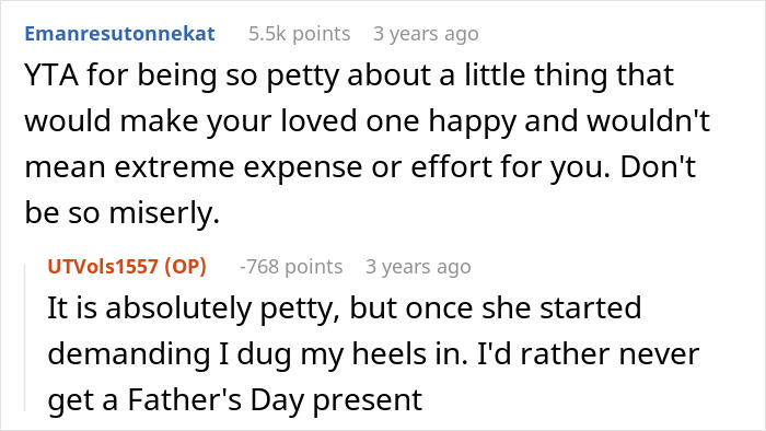 Discusión del foro en línea sobre un hombre que se niega a reconocer a su esposa embarazada como madre o comprar un regalo del Día de la Madre.