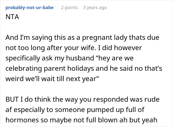 Captura de pantalla de un comentario de Reddit de una mujer embarazada que habla sobre la negativa de su esposo a celebrar el Día de la Madre.