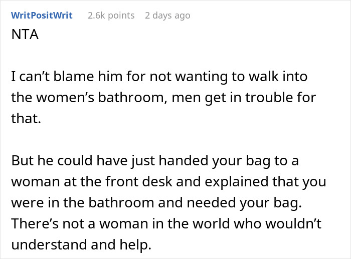 Comentario de Reddit discutiendo Dumping Boyfriend por negarse a la almohadilla y tejidos del período de mano en un tema de relación.