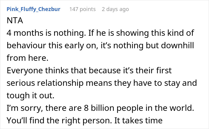 Comente sobre cuestiones de relación, discutiendo dumping boyfriend por negarse a la almohadilla y los tejidos del período de la mano al principio de la relación.