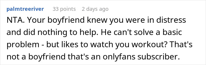 Captura de pantalla de un comentario de Reddit discutiendo dumping boyfriend para negarse a la almohadilla del período de mano y los tejidos durante la angustia.