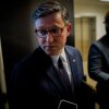 El presidente del representante de la Cámara de Representantes, Mike Johnson, republicano de La-La., Habla con los periodistas después de una reunión de la Conferencia Republicana de la Cámara en el Capitolio de los Estados Unidos el 6 de mayo. Los republicanos enfrentan divisiones internas sobre Medicaid mientras trabajan para promulgar la agenda de política interna del presidente Trump.