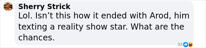 Comentario de Sherry Strick riéndose de un reality show Star enviando mensajes de texto a Arod, que se muestra en un formato de estilo de Facebook.