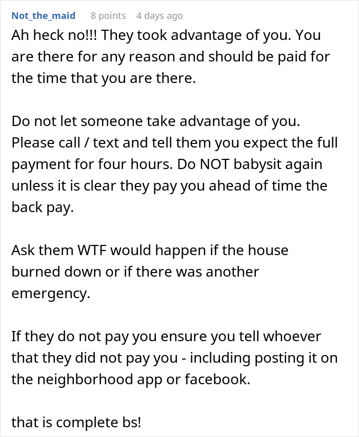 Comentario aconsejando a la niñera que exija el pago completo y no permita que la familia se aproveche cuando el bebé se duerma.