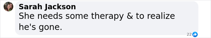 Captura de pantalla de un comentario de Facebook de Sarah Jackson sobre una madre que intenta recaudar fondos para congelar el cuerpo de su hijo de 13 años.