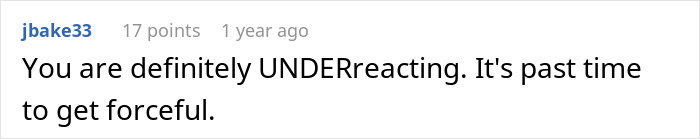 Captura de pantalla de un comentario de Reddit que insta a abordar los parientes boomer socavando los hábitos saludables de los niños con dulces y refrescos.