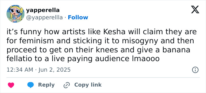Tweet criticando a Kesha por realizar un acto con clasificación X que involucra un plátano en el poderoso Festival de Música de Hoopla.