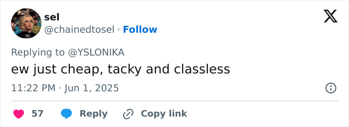 El usuario de Twitter reaccionó a Kesha por un acto de clasificación X en Mighty Hoopla, llamándolo barato, pegajoso y sin clase.