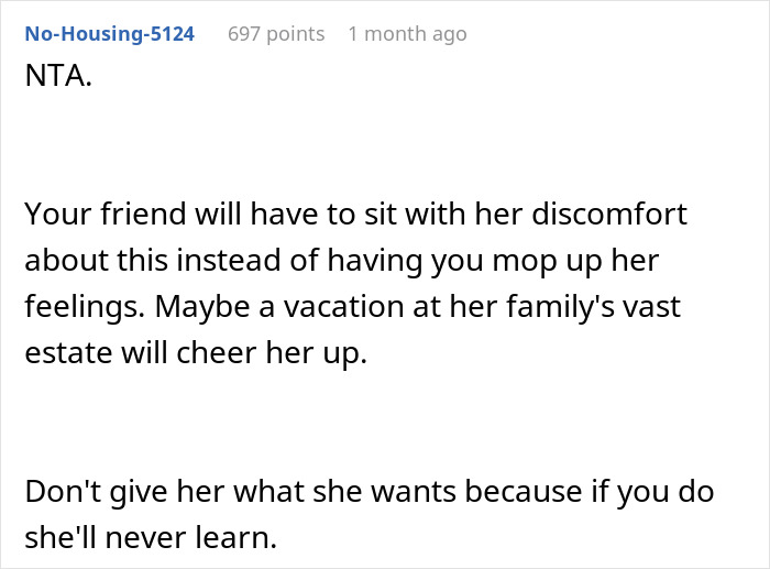 Comente sobre la mujer que es contundente en los problemas de viaje con una amiga, enfrentando acusaciones de avergonzarla en una discusión social.
