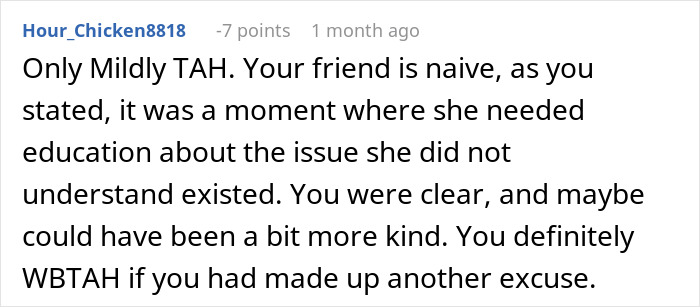 Comentario de Reddit discutiendo a una mujer contundente sobre por qué no puede viajar con amiga y acusaciones de vergüenza.