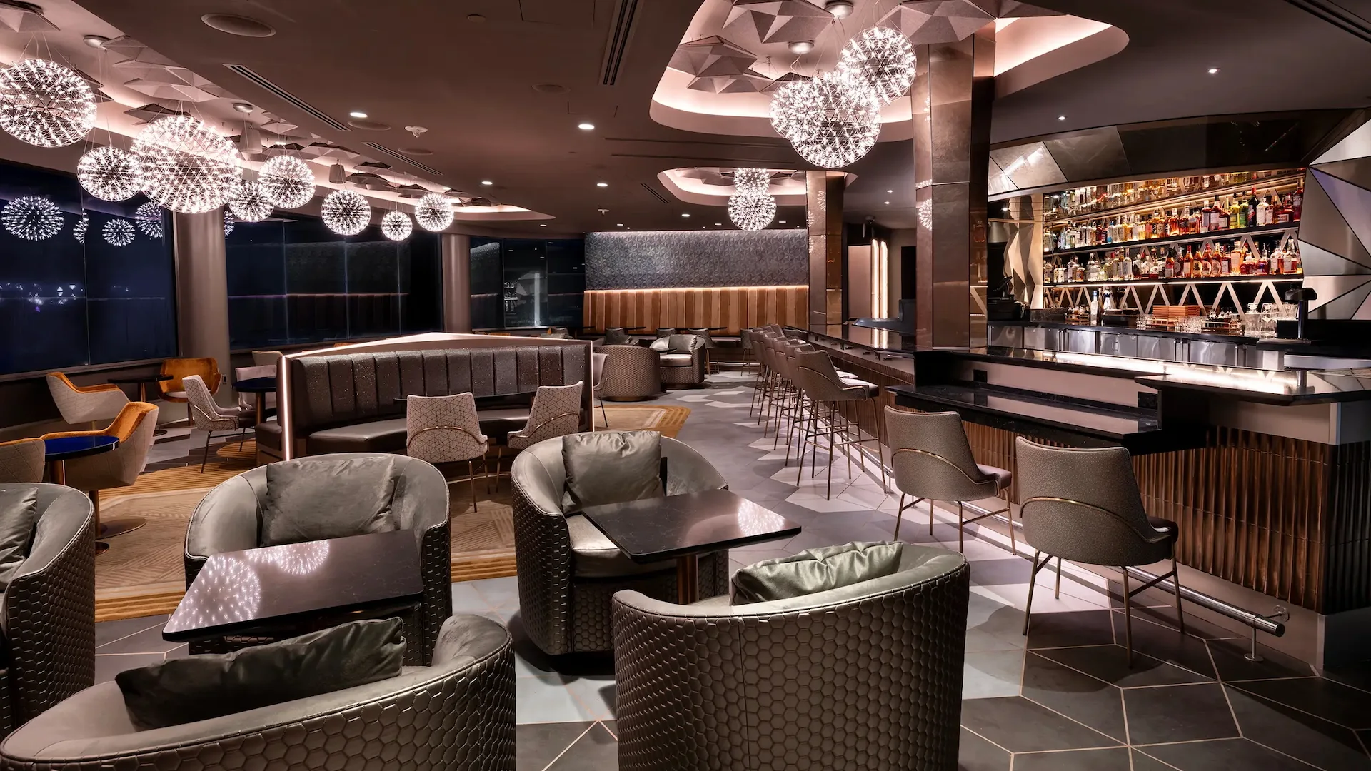 Así es GEO-82: el nuevo bar temático espacial en Epcot Orlando