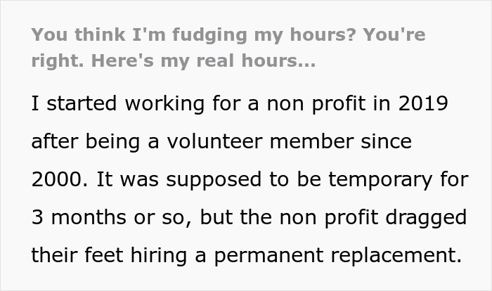 Envíe un mensaje de texto en una pantalla que muestra a un empleado que explica sus horas de trabajo reales en una organización sin fines de lucro después de las acusaciones de horarios de fudging.
