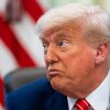 El presidente Trump habla en la Oficina Oval el viernes, el mismo día en que su administración publicó su propuesta de presupuesto para el año fiscal 2026.