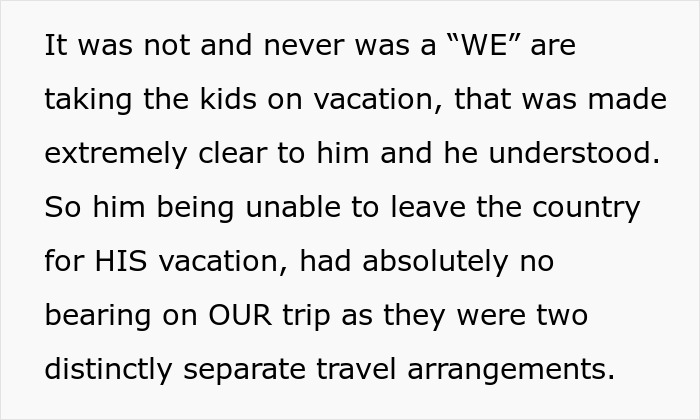 Extracto de texto explicando arreglos de viaje que enfatizan a una mujer que no advierte a Deadbeat ex sobre la revocación del pasaporte en el aeropuerto.