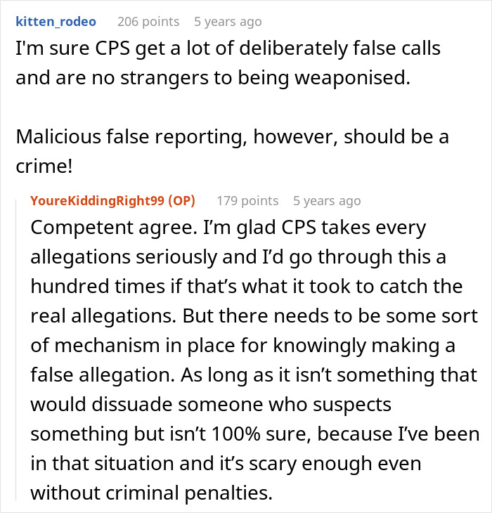 Discusión de Reddit sobre informes falsos y el impacto de los servicios de protección infantil llamado debido a acusaciones maliciosas.