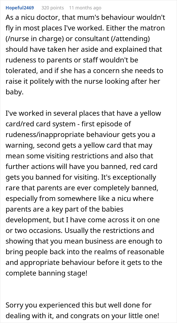 Comente de un médico de la UCIN explicando el sistema de tarjetas amarillas para visitantes groseros y elogio el manejo de una nueva madre de un vecino NICU entrometido.