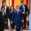 Scott Bessent, Secretario del Tesoro de EE. UU., Segunda derecha, se va después de las conversaciones comerciales en Lancaster House en Londres, Reino Unido, el martes 10 de junio de 2025. Bessent partió de conversaciones comerciales con China el martes por la noche en Londres, mientras las delegaciones continuaron negociando sobre la tecnología clave y las exportaciones industriales y desescalando su guerra comercial.