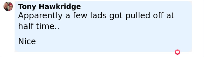 Comentario de chat de Tony Hawkridge reaccionando con humor ante el equipo nacional de fútbol femenino perdiendo ante el equipo de niños U15.