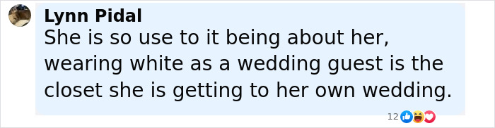 Comente discutiendo a Kylie Jenner rompiendo una regla de boda importante al usar blanco como invitado en una celebración de bodas.