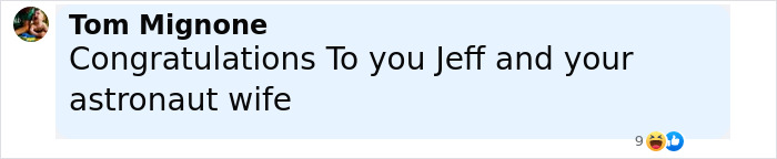 Comentario de Tom Mignone felicitando a Jeff y su esposa astronauta después de una celebridad de fiesta de fin de semana busca la boda de Bezos.