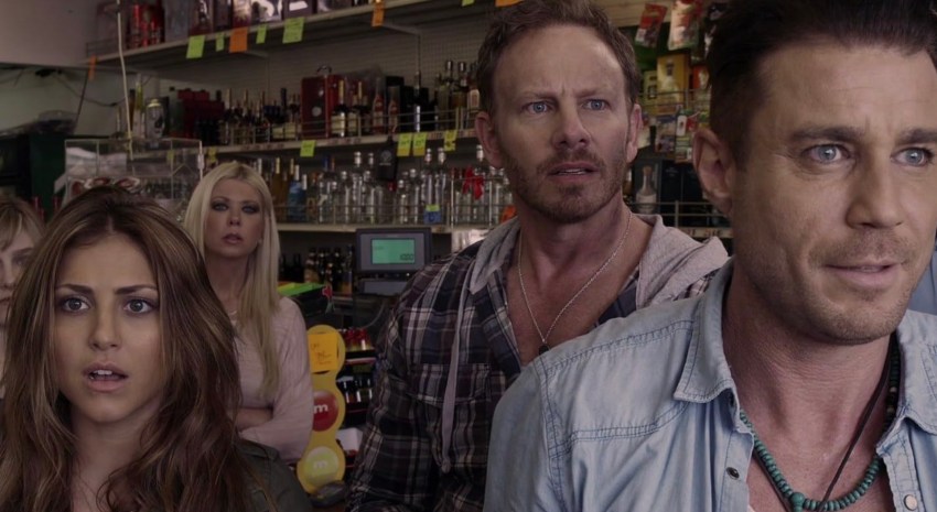 Tara Reid, Ian Ziering, Jaason Simmons, Cassandra Scerbo y Aubrey Peeples en Sharknado (2013)