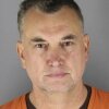 Esta foto de reserva proporcionada por la Oficina del Sheriff del Condado de Hennepin muestra a Vance Boelter en Green Isle, Minnesota, la madrugada del lunes.